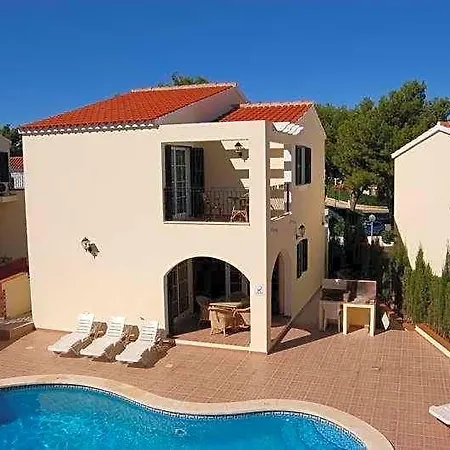 فيلة Cala Galdana Villas كالا غلدانا